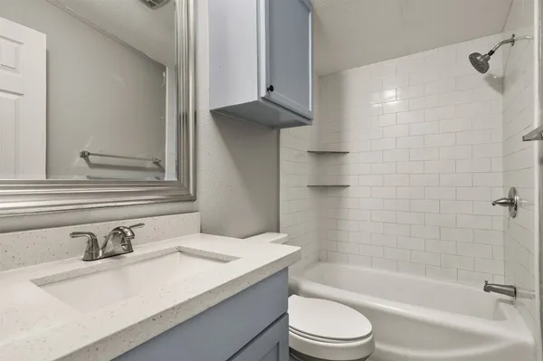 $1,300 | 2222 North Austin Avenue, Unit 32, Pearland, TX 77581