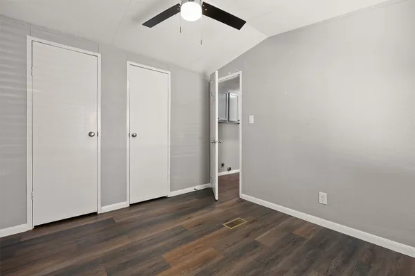 $1,300 | 2222 North Austin Avenue, Unit 32, Pearland, TX 77581