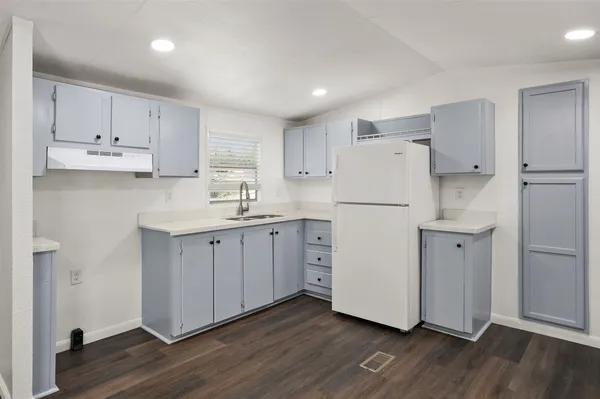 $1,300 | 2222 North Austin Avenue, Unit 32, Pearland, TX 77581