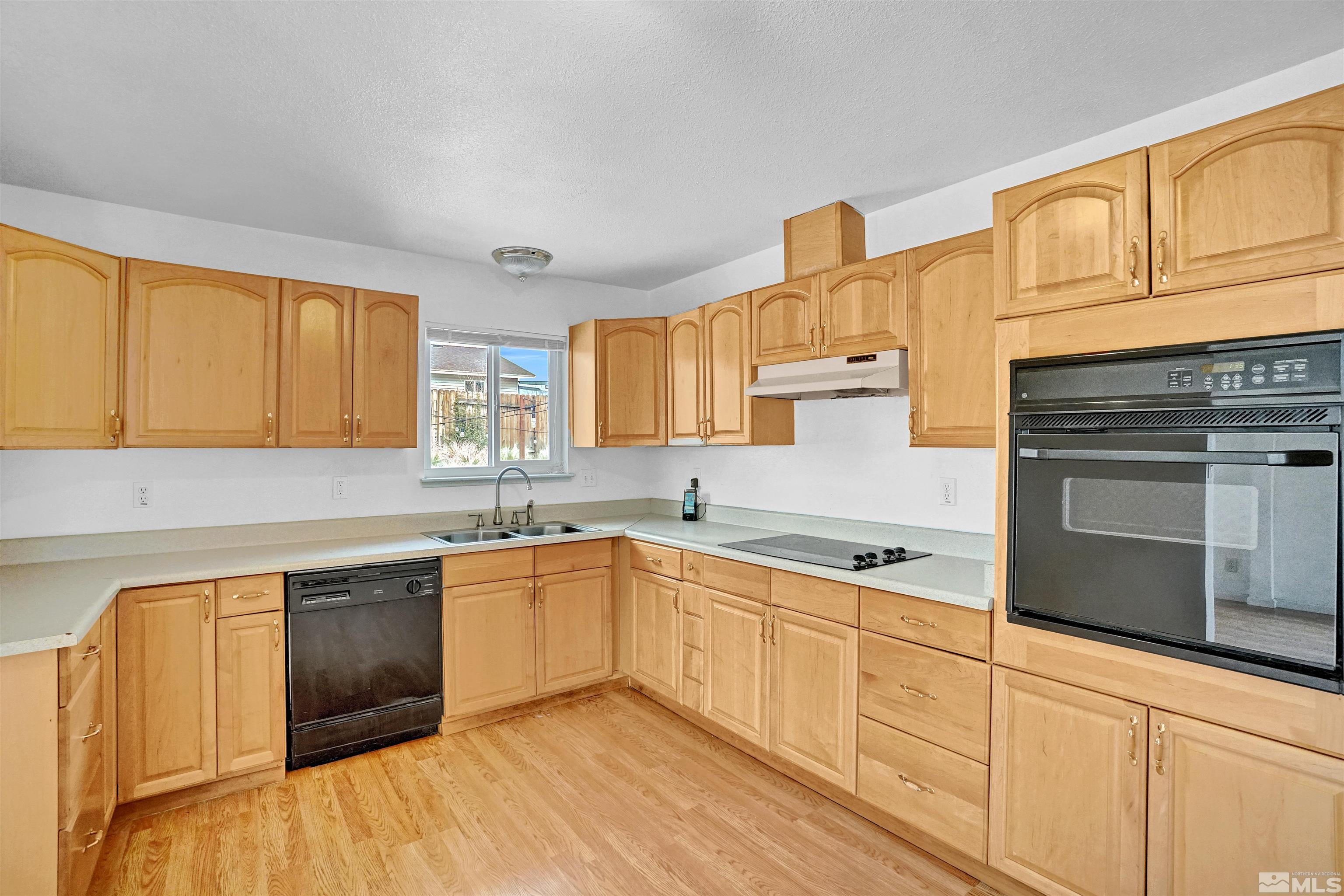 2770 Everett Drive Reno, NV 89503 - Photo 11 of 25 Photo 11