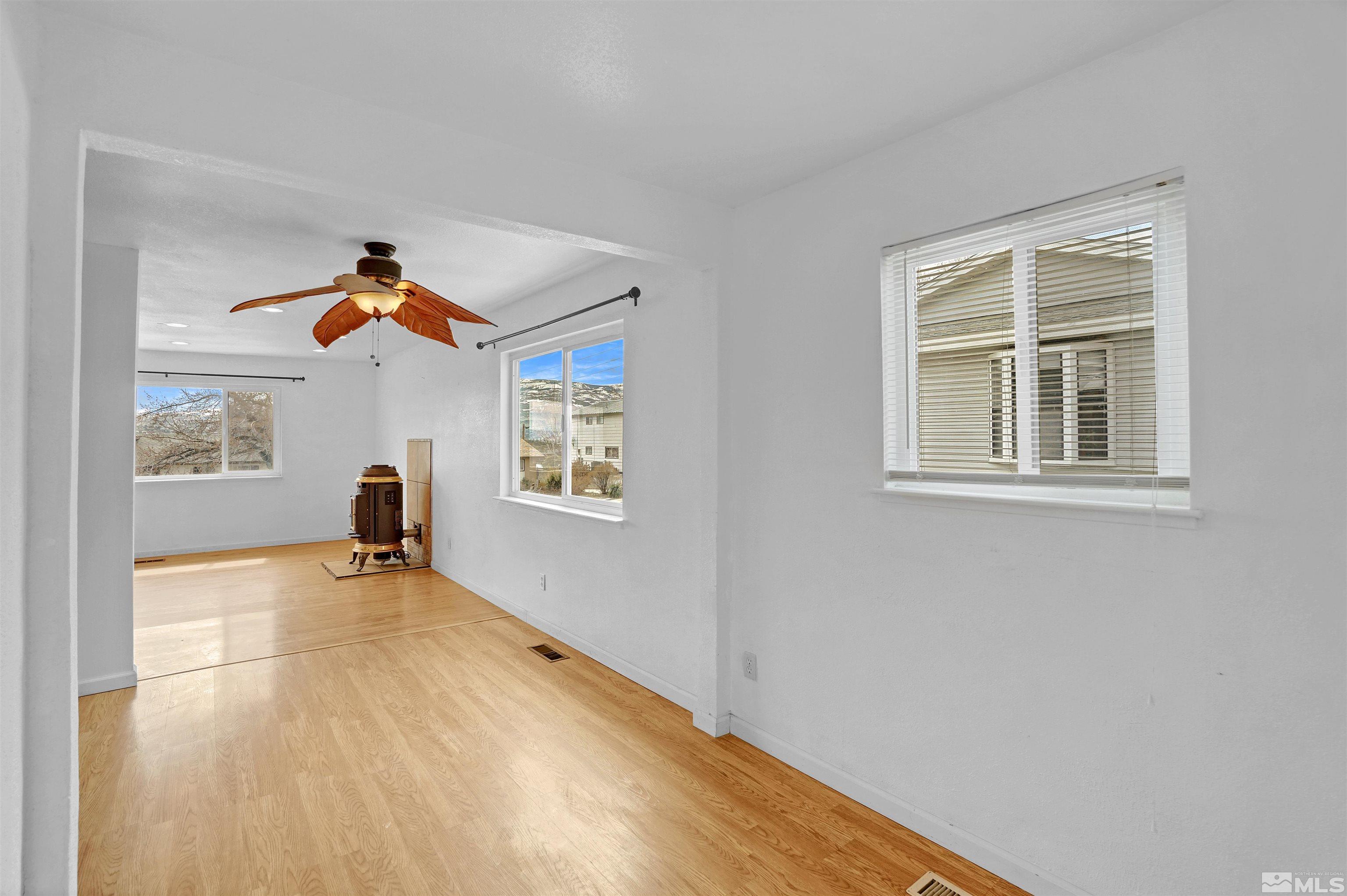2770 Everett Drive Reno, NV 89503 - Photo 8 of 25 Photo 8
