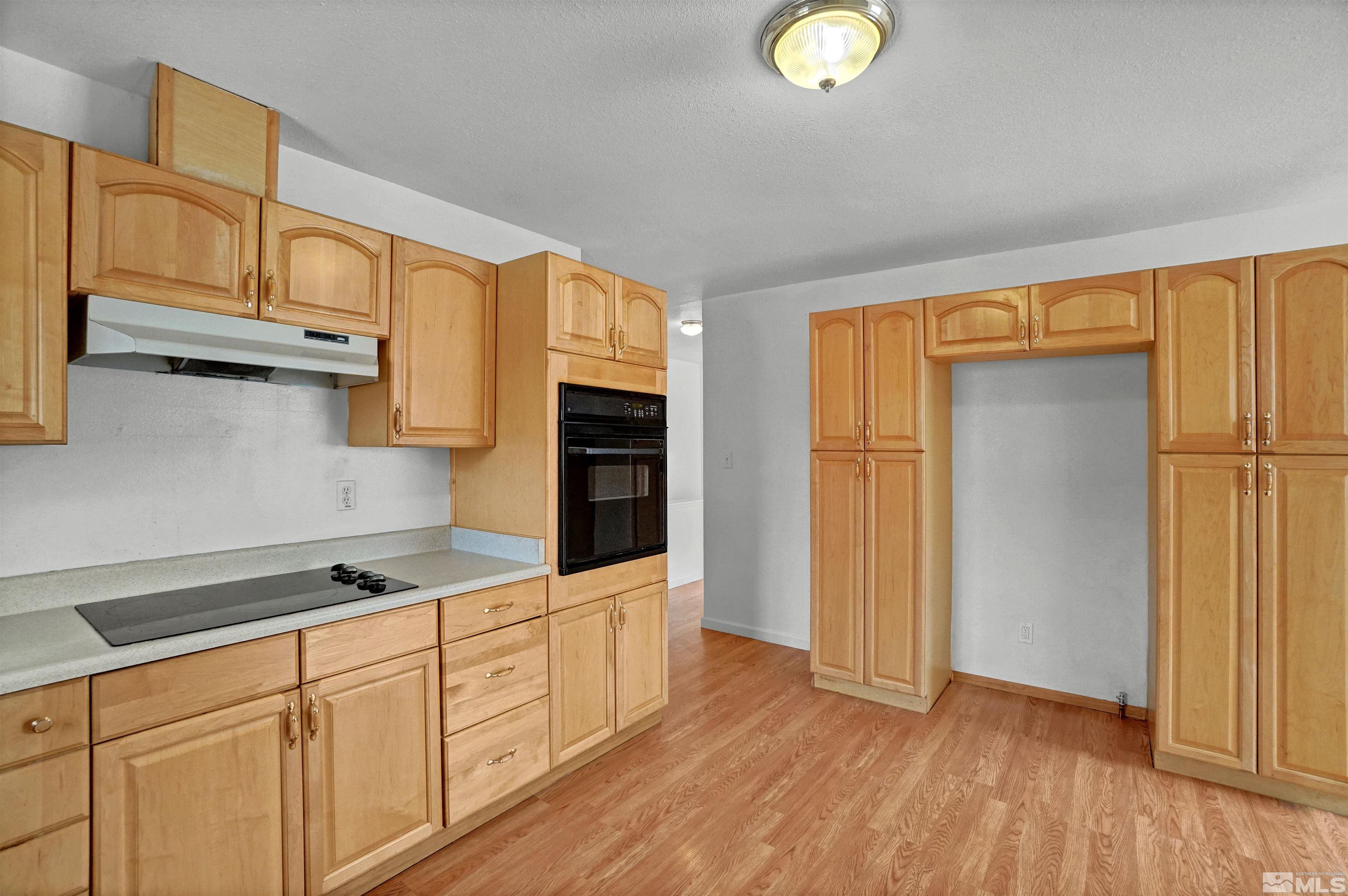 2770 Everett Drive Reno, NV 89503 - Photo 10 of 25 Photo 10