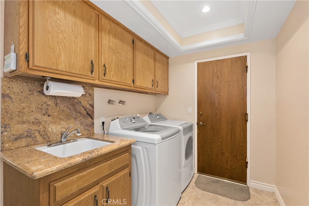 2376 North Vallejo Way Upland, CA 91784 - Photo 28 of 37 a utility room with dryer and washer