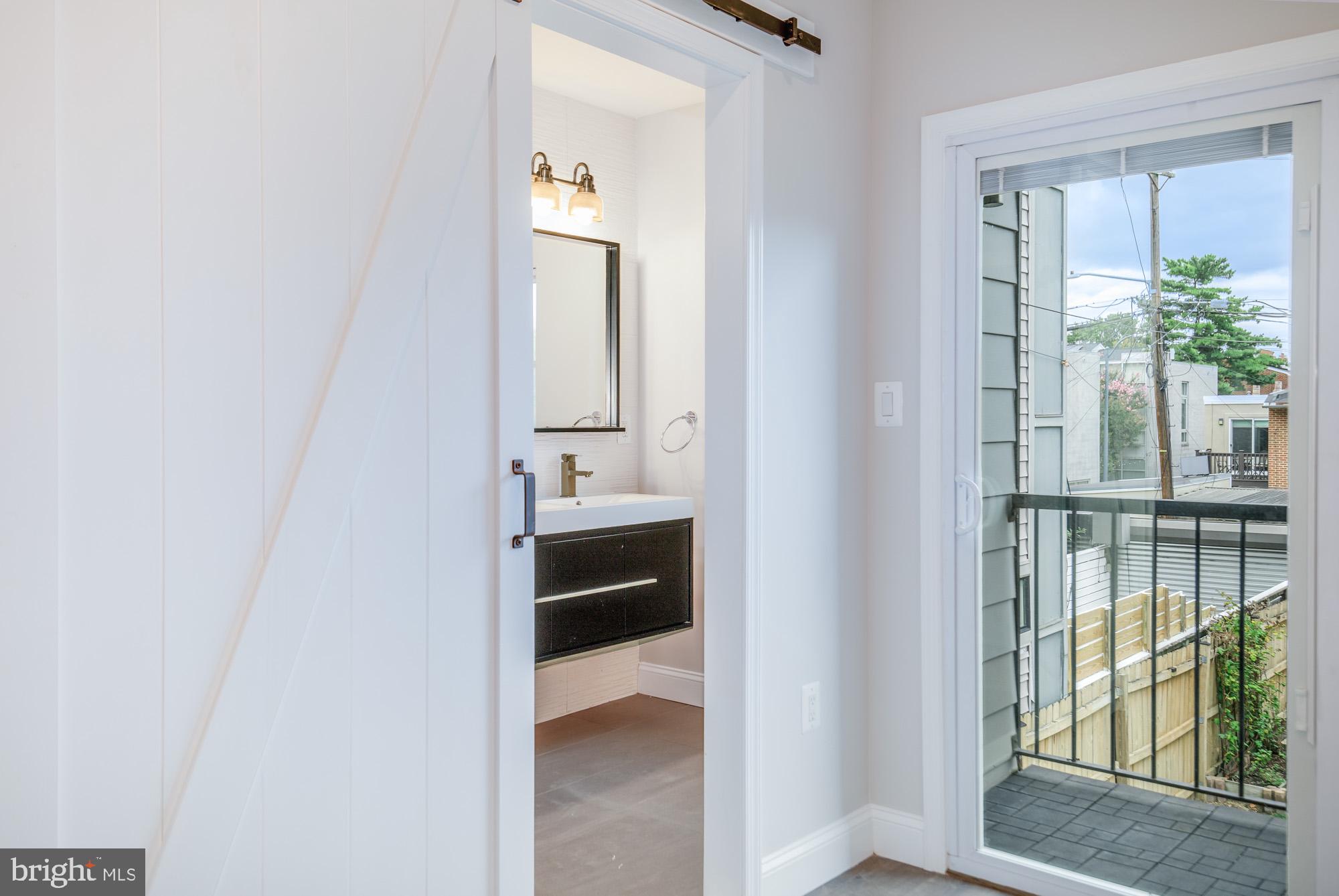435 Ridge Street Northwest Washington, DC 20001 - Photo 27 of 44 Gallery Image 27