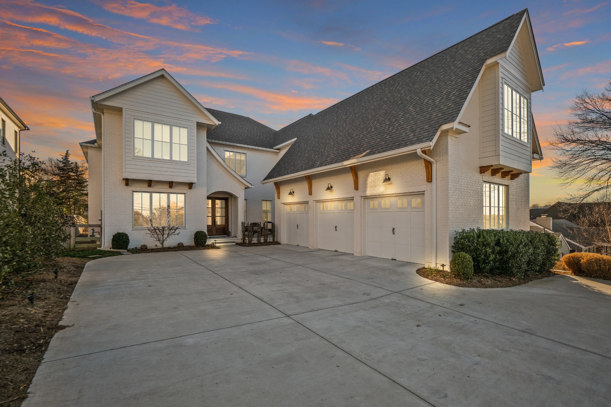 a house view with a outdoor space