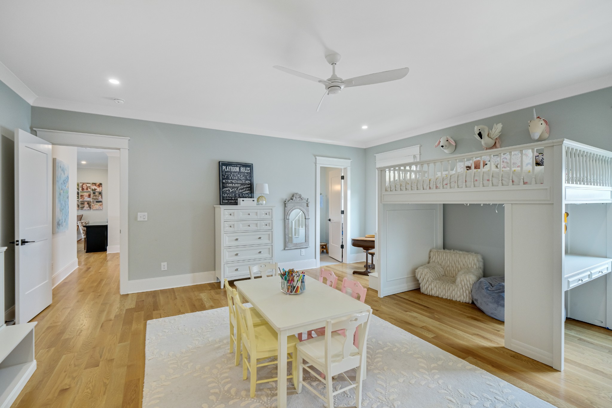 3003 Hobbs Road, Unit B Nashville, TN 37215 - Photo 39 of 70 a living room with furniture and wooden floor