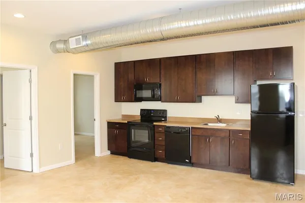 $1,200 | 419 South Florissant Road, Unit 3N, Ferguson, MO 63135