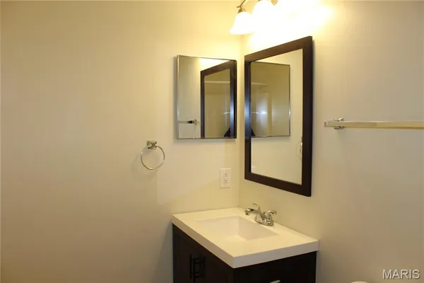 $1,200 | 419 South Florissant Road, Unit 3N, Ferguson, MO 63135