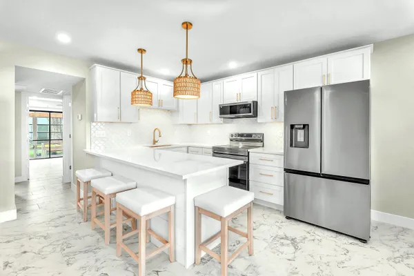 $225,000 | 2929 Southeast Ocean Boulevard, Unit E4, Stuart, FL 34996