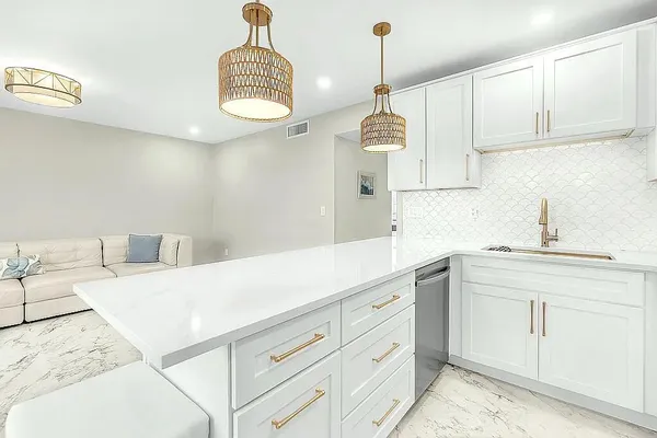 $225,000 | 2929 Southeast Ocean Boulevard, Unit E4, Stuart, FL 34996