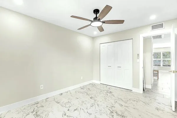 $225,000 | 2929 Southeast Ocean Boulevard, Unit E4, Stuart, FL 34996