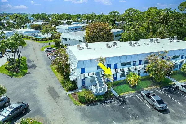 $225,000 | 2929 Southeast Ocean Boulevard, Unit E4, Stuart, FL 34996