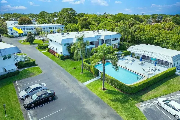 $225,000 | 2929 Southeast Ocean Boulevard, Unit E4, Stuart, FL 34996