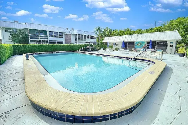 $225,000 | 2929 Southeast Ocean Boulevard, Unit E4, Stuart, FL 34996