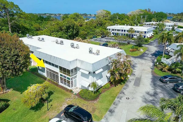 $225,000 | 2929 Southeast Ocean Boulevard, Unit E4, Stuart, FL 34996