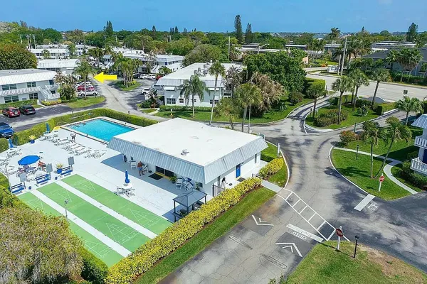 $225,000 | 2929 Southeast Ocean Boulevard, Unit E4, Stuart, FL 34996