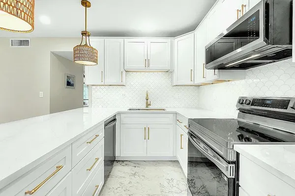 $225,000 | 2929 Southeast Ocean Boulevard, Unit E4, Stuart, FL 34996