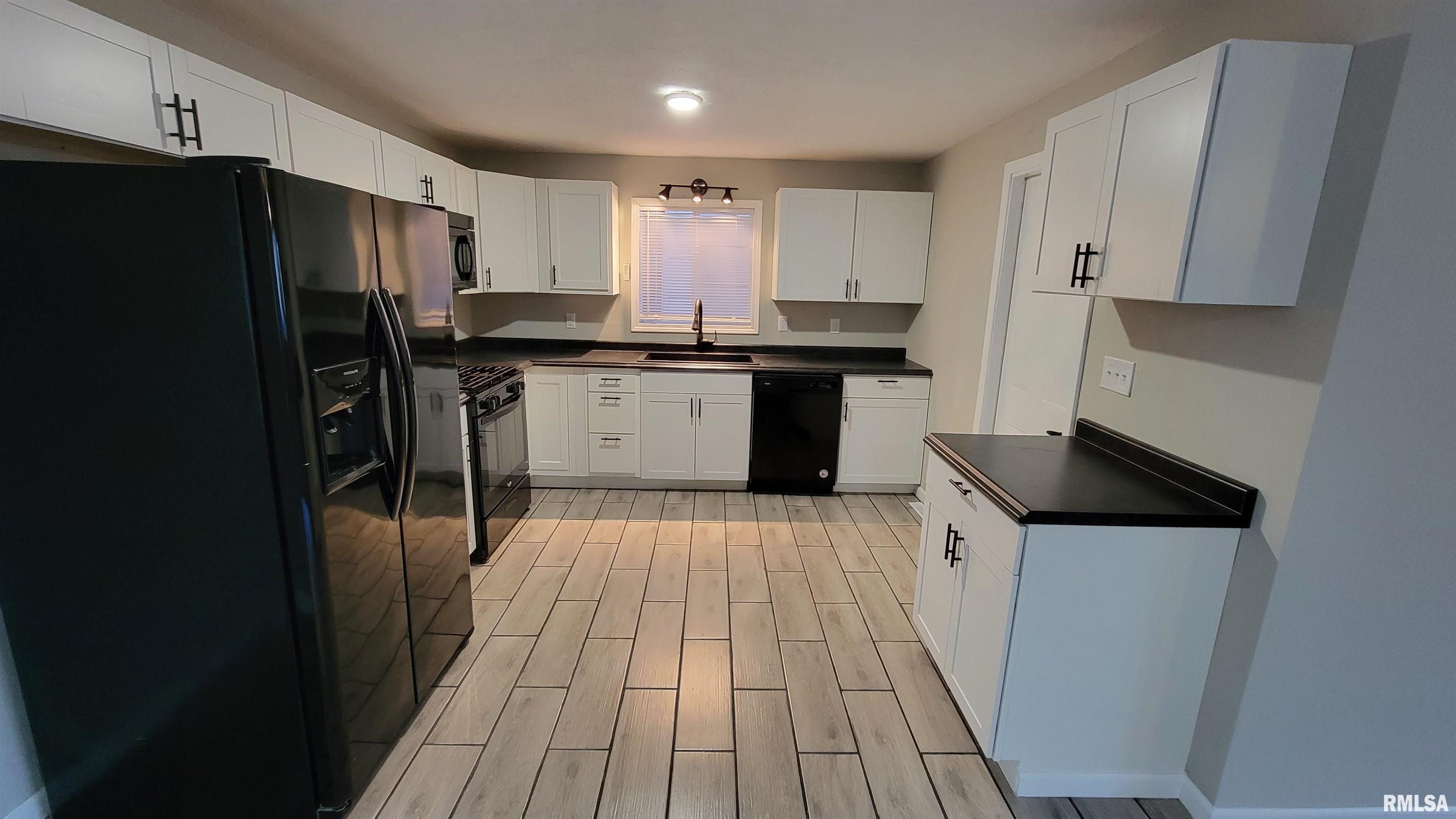 729 Diane Court Springfield, IL 62702 - Photo 4 of 25