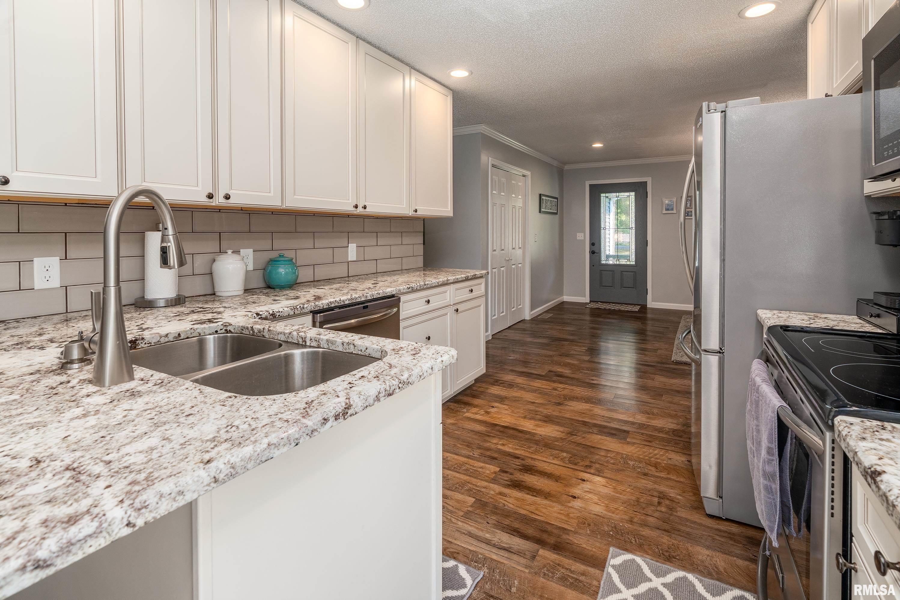 1006 Sally Holler Road Harrisburg, IL 62946 - Photo 9 of 44 Gallery Image 9