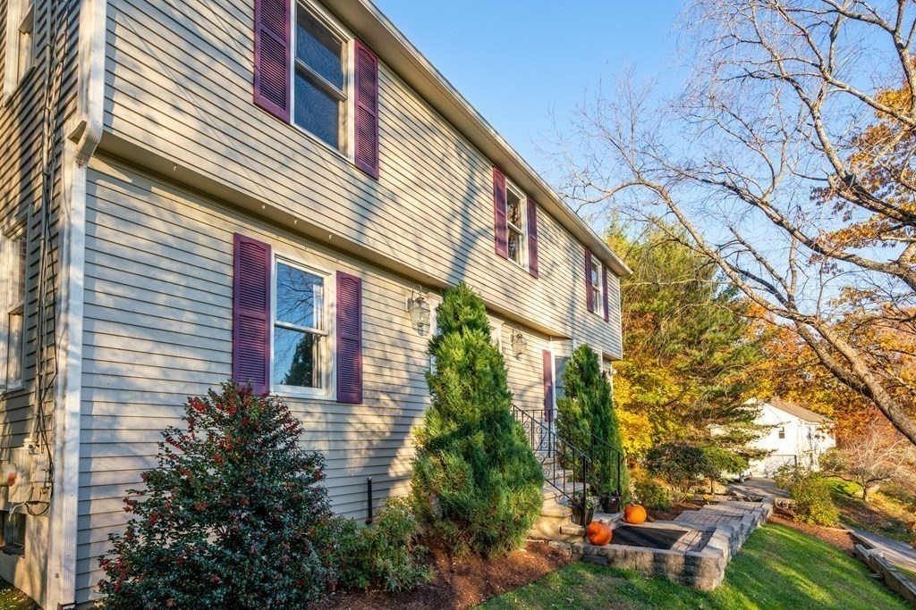 57 Summer Hill Road Maynard, MA 01754 - Photo 3 of 31