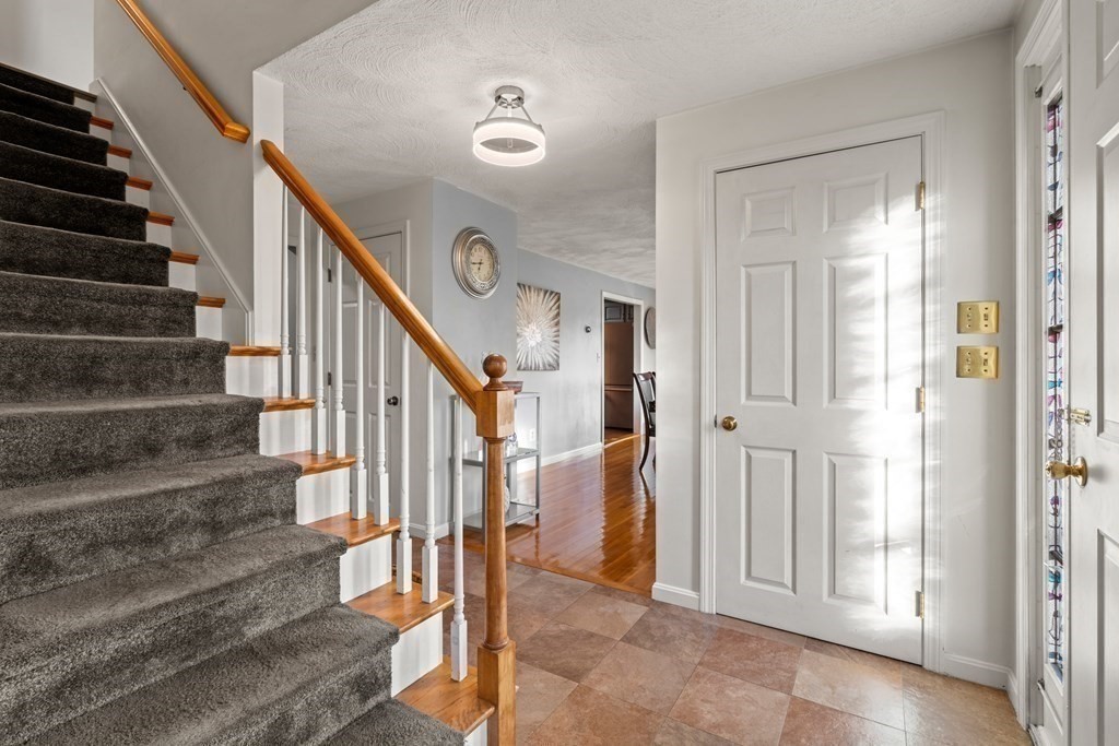 57 Summer Hill Road Maynard, MA 01754 - Photo 5 of 31