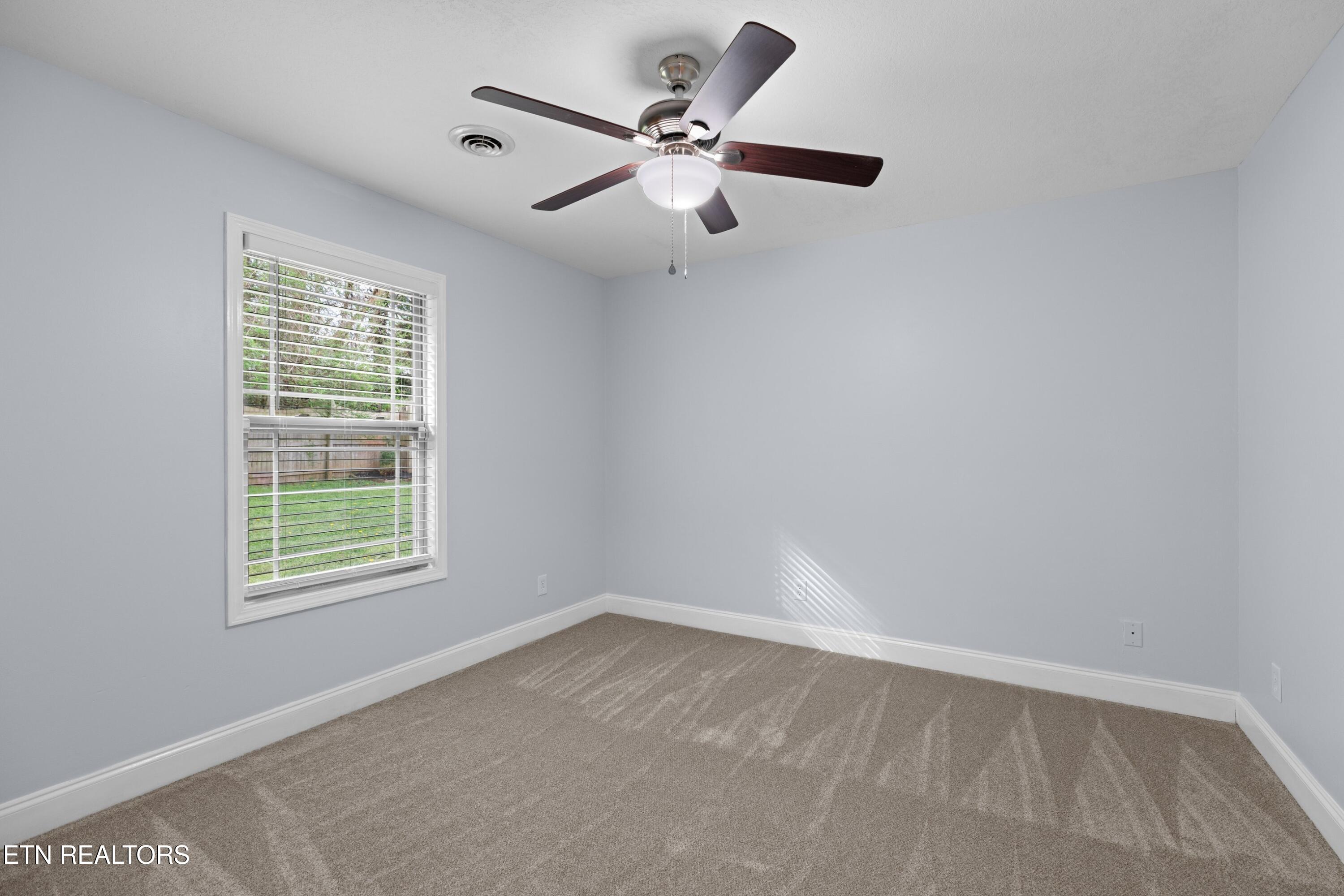 4534 Waldon Pond Lane Corryton, TN 37721 - Photo 24 of 41 054-4534WaldonPondLn-Corryton-37721-SMAL