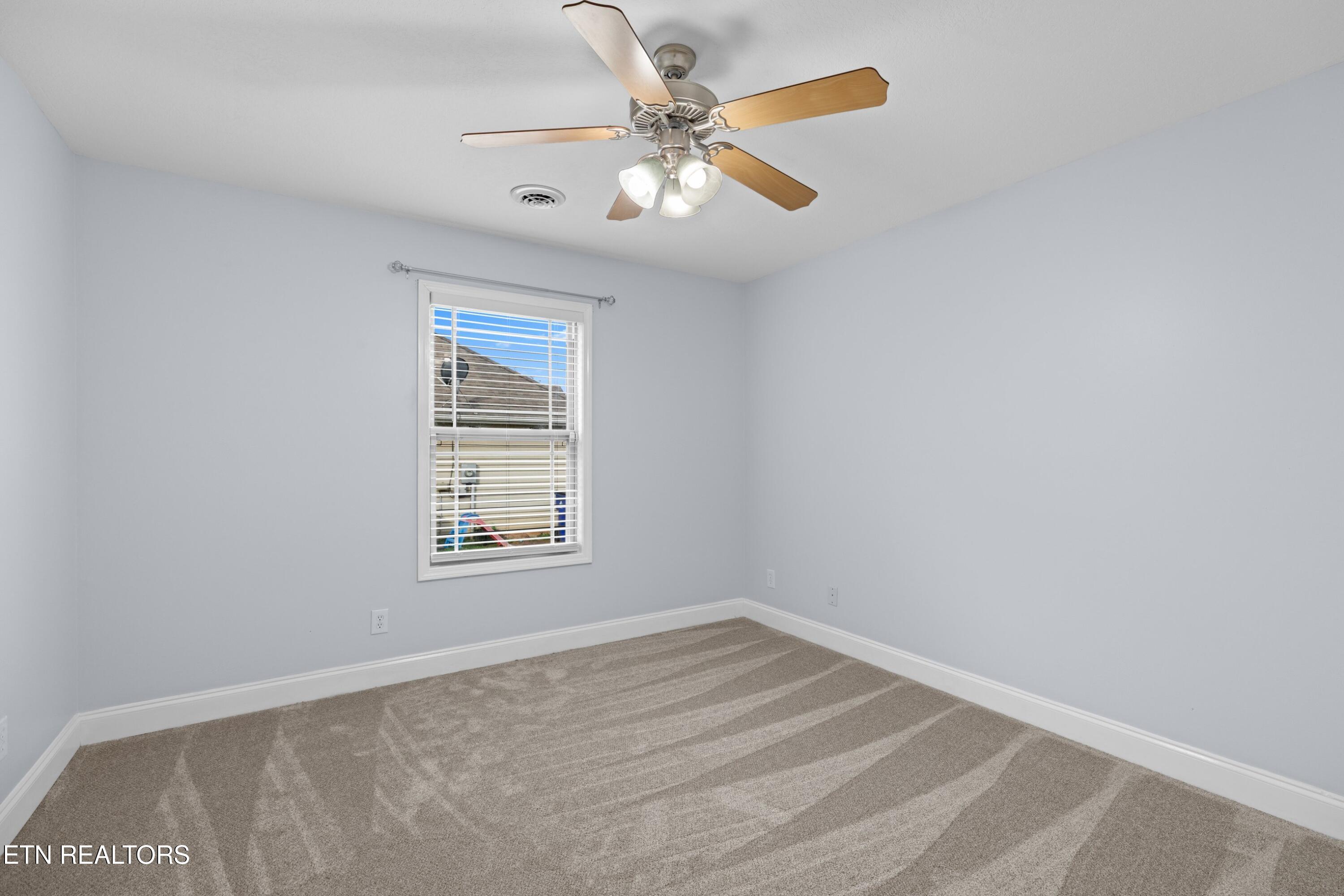 4534 Waldon Pond Lane Corryton, TN 37721 - Photo 27 of 41 062-4534WaldonPondLn-Corryton-37721-SMAL