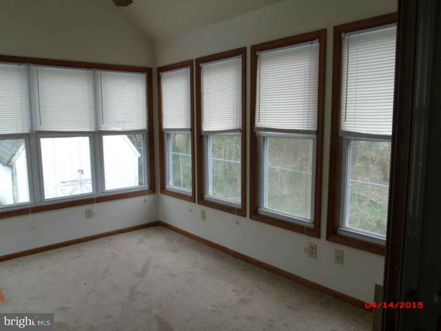 342 Sylvan Street Riverside, NJ 08075 - Photo 3 of 10