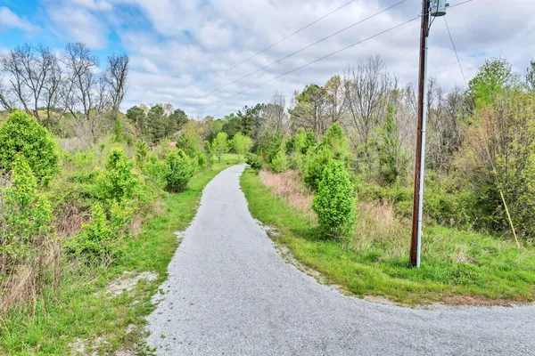 $2,500,000 | 2888 Old Medina Road, Jackson, TN 38305