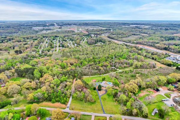 $2,500,000 | 2888 Old Medina Road, Jackson, TN 38305