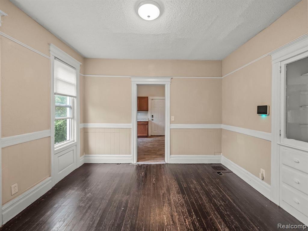 1789 Field Street Detroit, MI 48214 - Photo 15 of 49