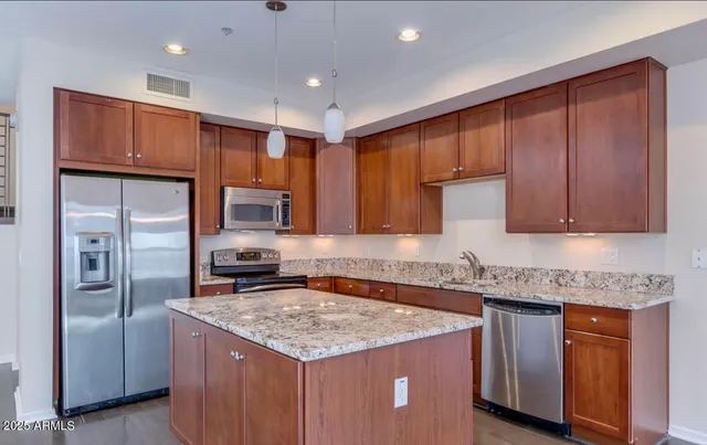 $2,400 | 525 West Lakeside Drive, Unit 134, Tempe, AZ 85281