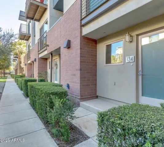 $2,400 | 525 West Lakeside Drive, Unit 134, Tempe, AZ 85281
