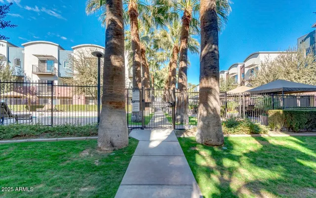$2,400 | 525 West Lakeside Drive, Unit 134, Tempe, AZ 85281