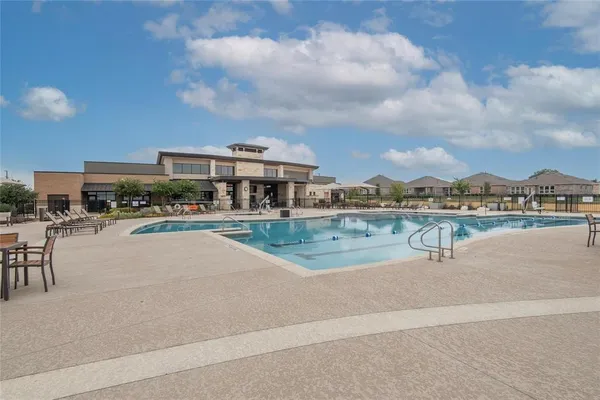 $2,300 | 7633 Rampart Drive, Aubrey, TX 76227