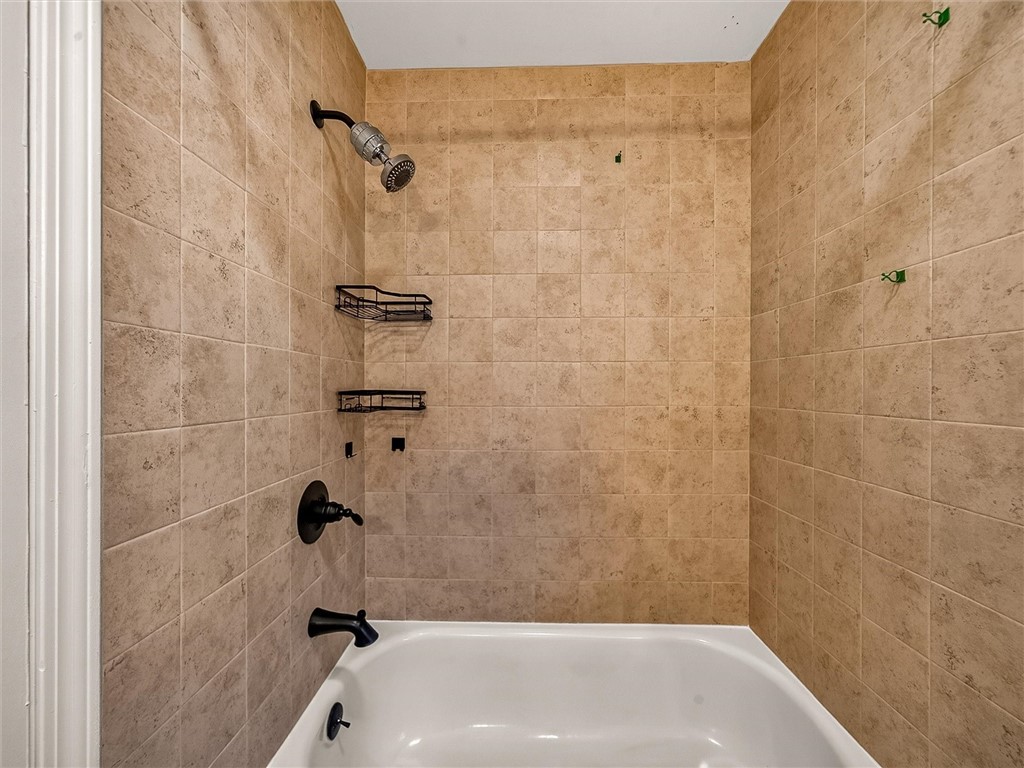 508 Roosevelt Road East Rochester, NY 14445 - Photo 22 of 30 Ensuite bath in main bedroom