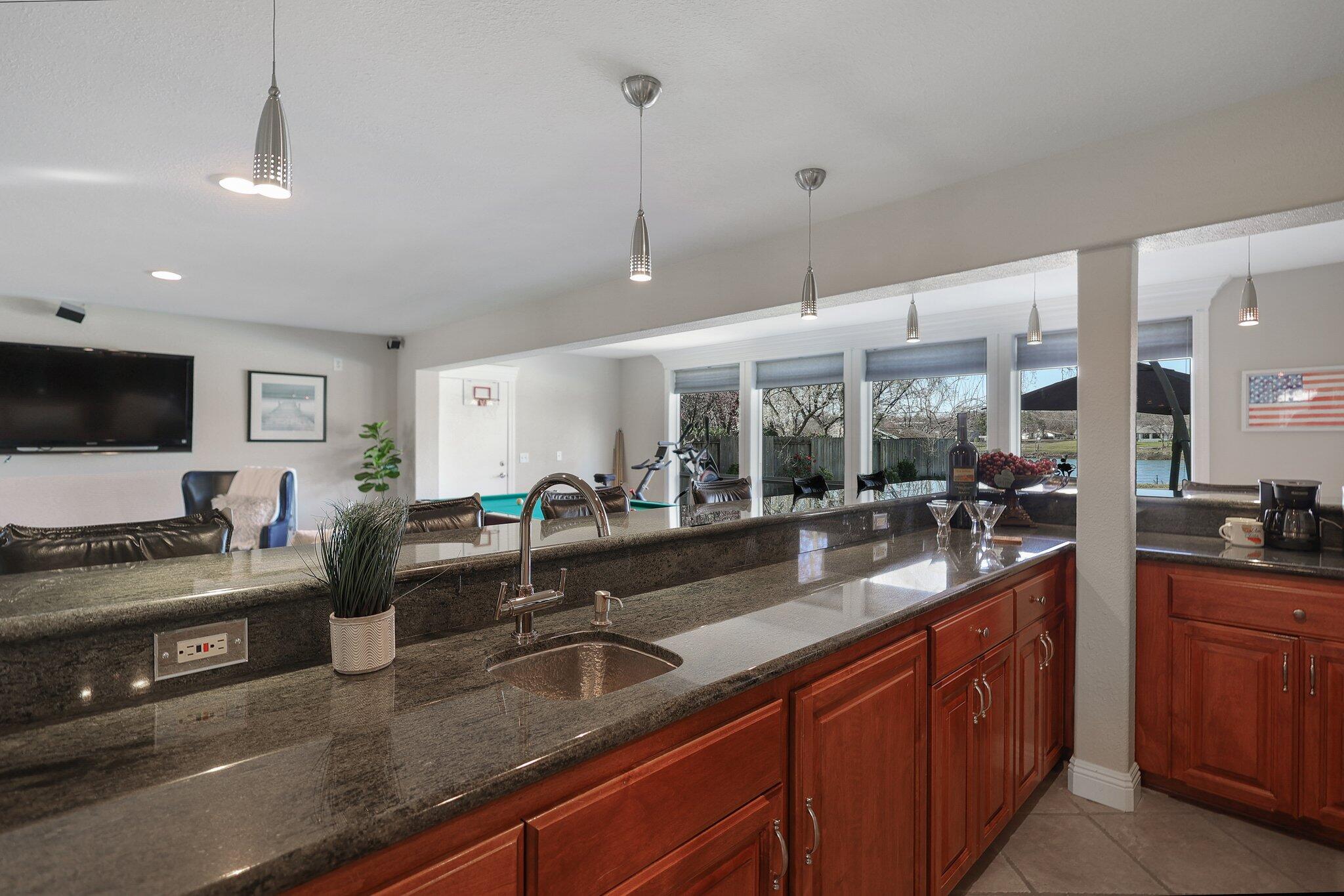 3074 Brent Road Redding, CA 96002 - Photo 13 of 219 Full Bar in Entertaining Room
