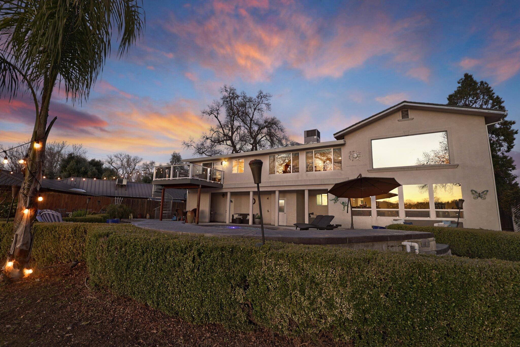 3074 Brent Road Redding, CA 96002 - Photo 162 of 219 Backyard at Twilight