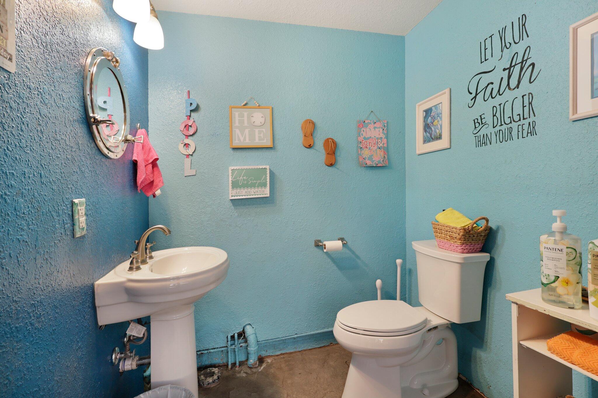 3074 Brent Road Redding, CA 96002 - Photo 45 of 219 Pool 1/2 Bath