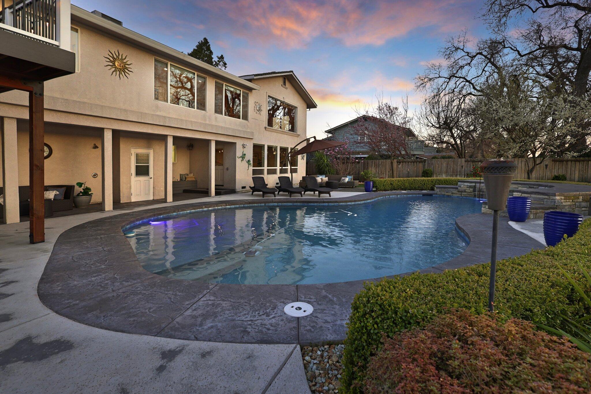 3074 Brent Road Redding, CA 96002 - Photo 60 of 219 Backyard at Twilight