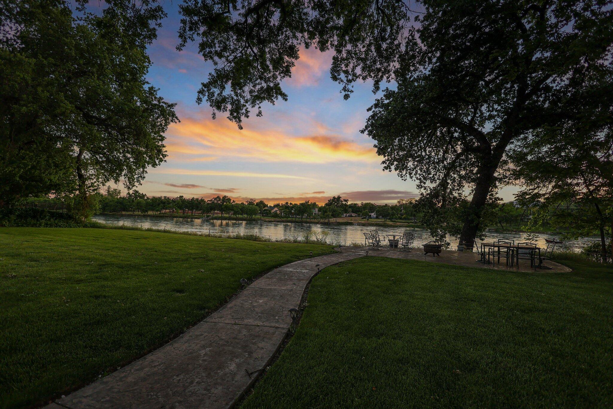 3074 Brent Road Redding, CA 96002 - Photo 69 of 219 Sunset Views on the River