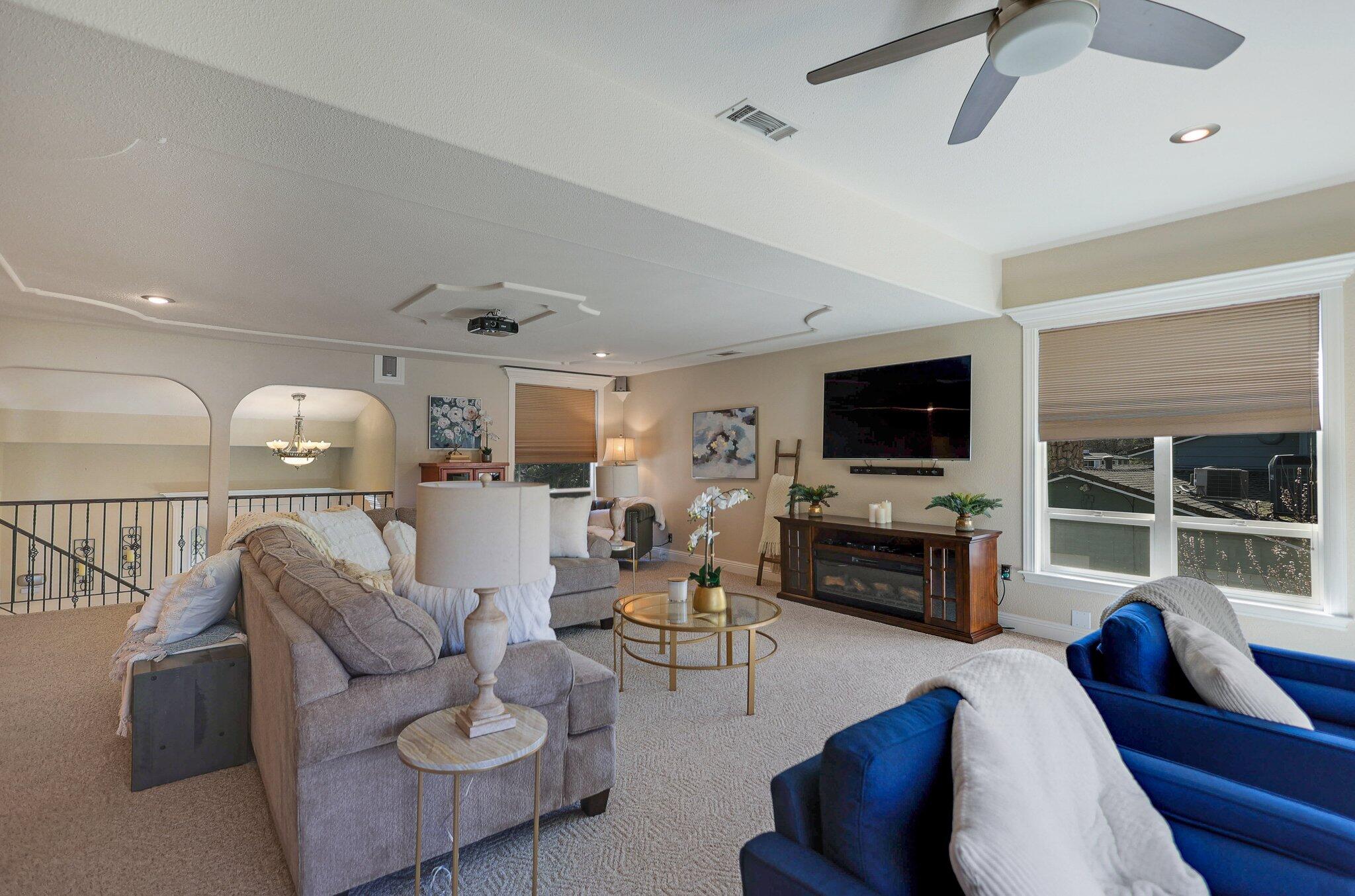 3074 Brent Road Redding, CA 96002 - Photo 76 of 219 Huge Living Room with River Views