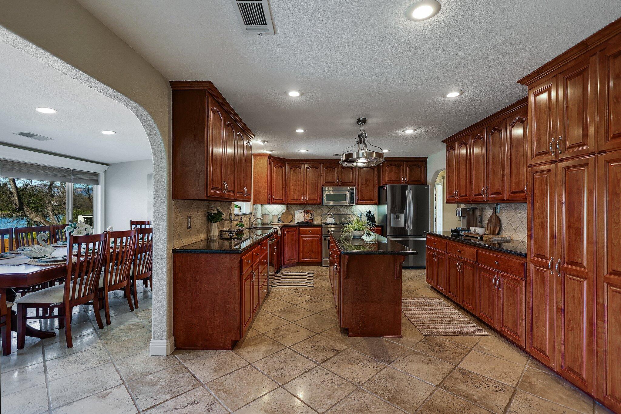 3074 Brent Road Redding, CA 96002 - Photo 77 of 219 Enormous Kitchen
