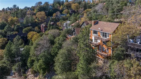 $949,900 | 855 Sonoma Drive, Lake Arrowhead, CA 92352