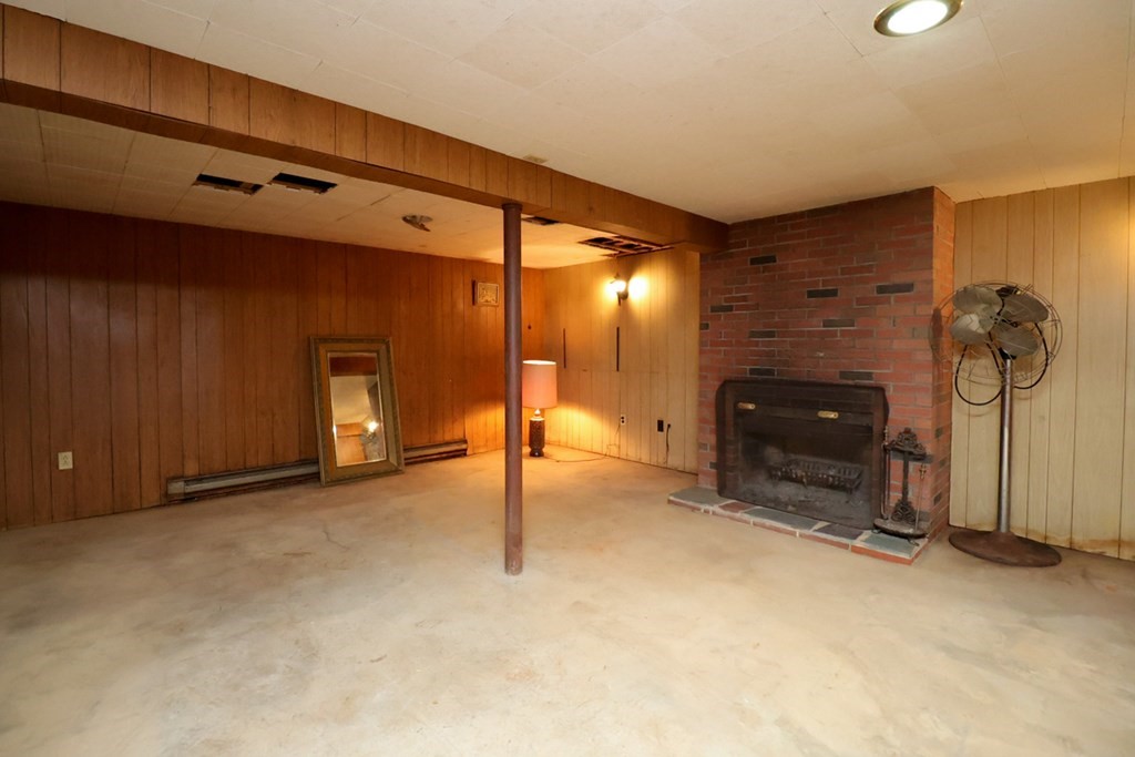 62 Blossom Road West Springfield, MA 01089 - Photo 17 of 23 Gallery Image 17