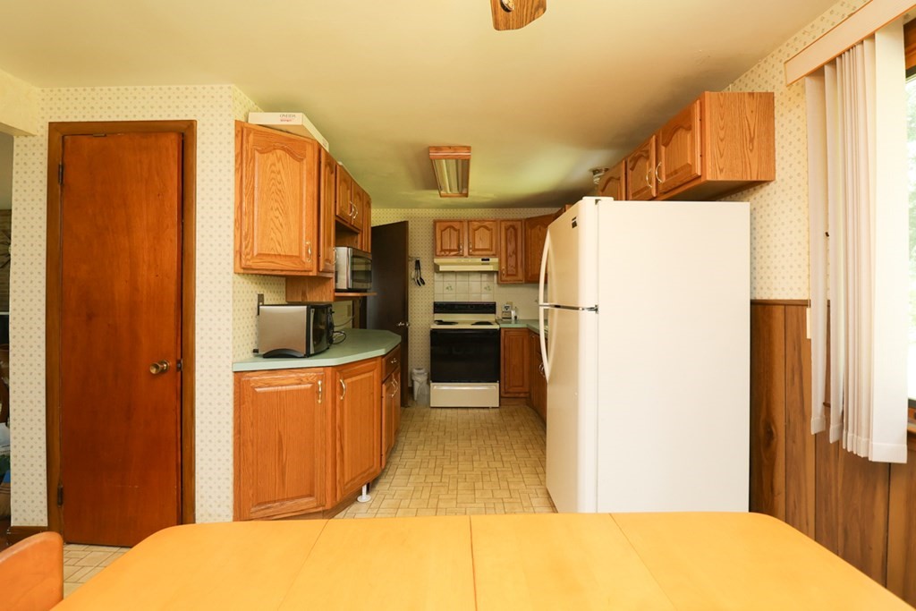 62 Blossom Road West Springfield, MA 01089 - Photo 4 of 23 Gallery Image 4