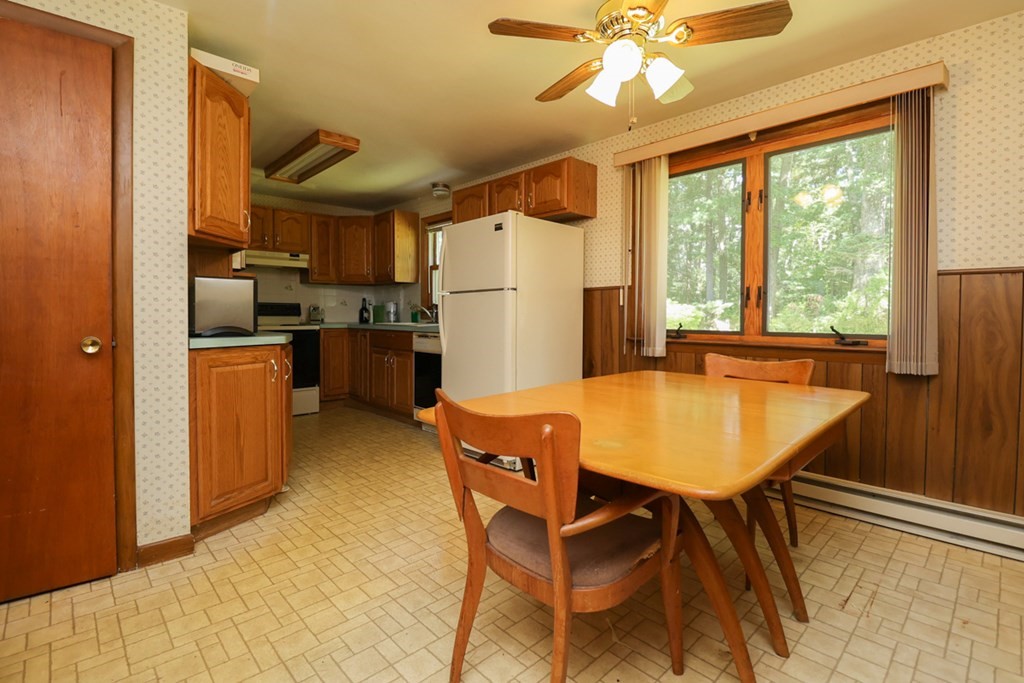 62 Blossom Road West Springfield, MA 01089 - Photo 5 of 23 Gallery Image 5