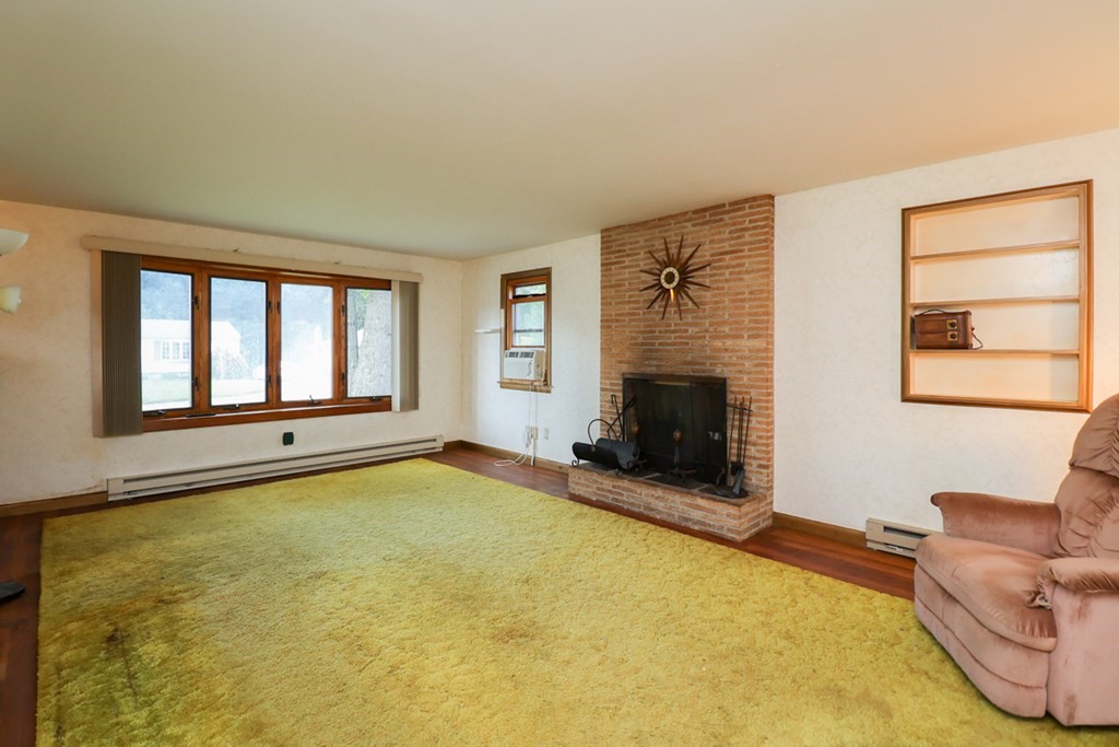 62 Blossom Road West Springfield, MA 01089 - Photo 7 of 23 Gallery Image 7