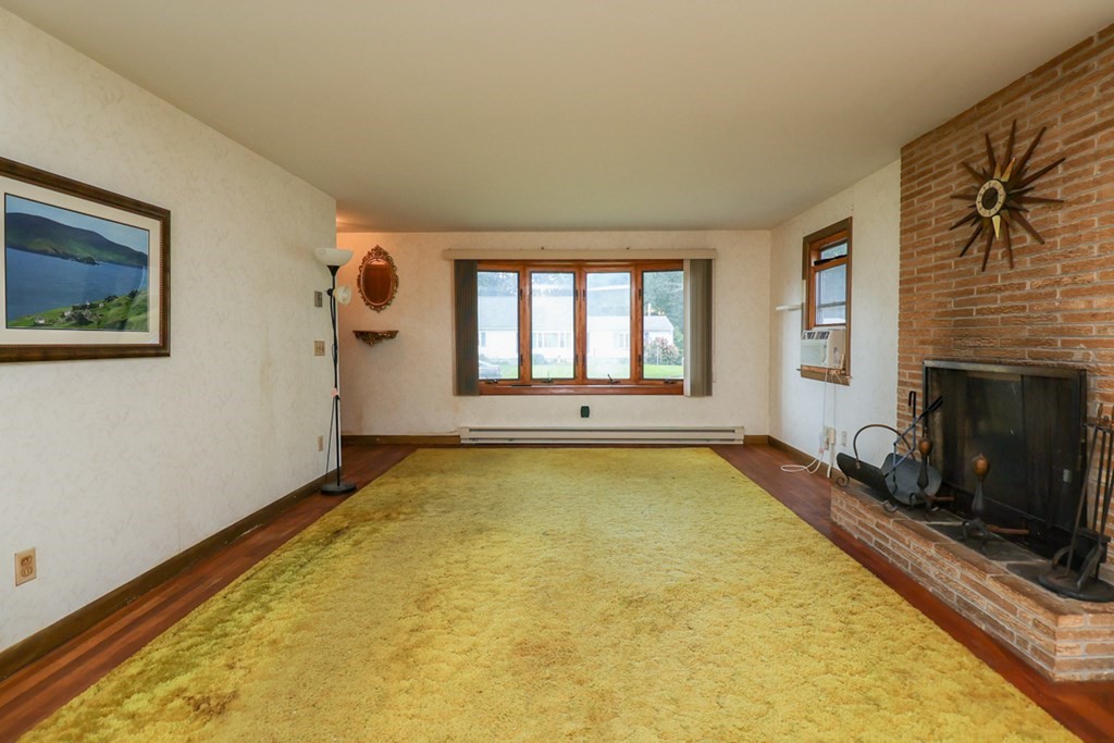 62 Blossom Road West Springfield, MA 01089 - Photo 8 of 23 Gallery Image 8