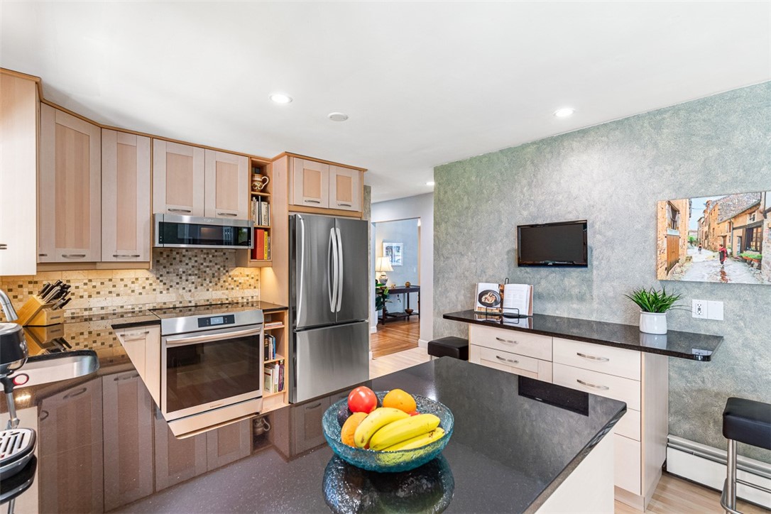 71 Primrose Hill Road Barrington, RI 02806 - Photo 12 of 49